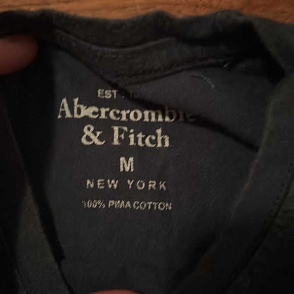 Size medium ( kids ) Abercrombie & Fitch tee ! Good condition ! - Picture 3 of 4